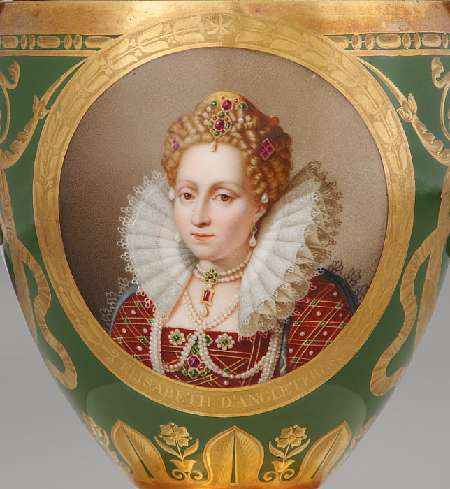 Sugar bowl and cover (pot à sucre à pied anse volute couvert) with portraits of Elizabeth I (1533-1603) and Mary, Queen of Scots (1542-1587) Slider Image 6